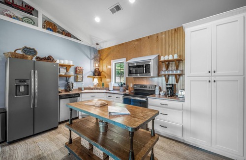 Rising Fawn Cottage | "Fox View Cottage" Breathtaking Views, Pet-Friendly, Wheelchair accessible!