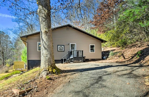 Franklin House | Franklin Home w/Hot Tub & Mtn Views!