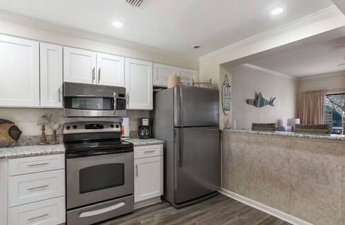 Sandestin Villa | FREE 2024 6 pass. GOLF CART 3 minutes. to beach! lake views! Mins. to dining