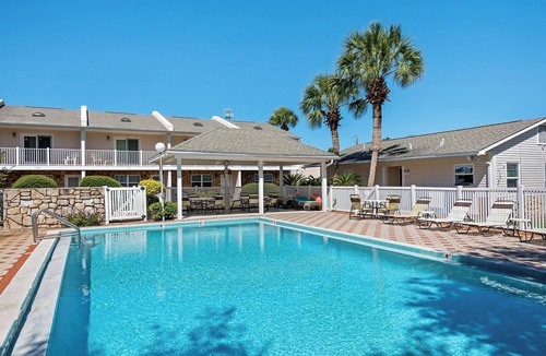 Miramar Beach House | Free Beach Chairs and Umbrella Setup, Deck with Grill, Walk to the Beach, Pool