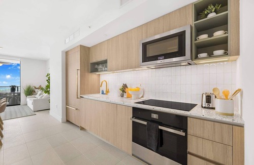 Overtown Condo | FREE Parking & Bay Views | Spacious Condo