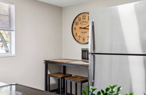 Ballast Point House | Freshly Renovated One Bedroom Apartment