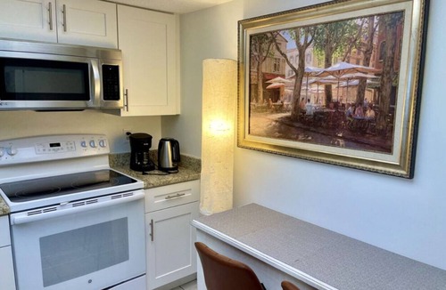 Englewood Apartment | Friendly condo on the beach