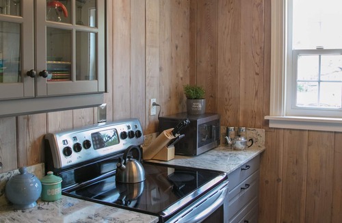 Sanford Apartment | Fully Renovated "Old Florida" Apartment