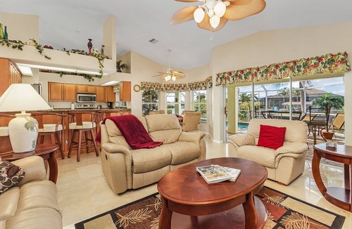 Burnt Store Villa | Fun for the Whole Family! Pool Table, Heated Pool, Fishing Dock -Villa Serendipity-Roelens Vacations
