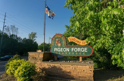 Gatlinburg - Pigeon Forge Cabin | Fun Knows No Time And Mountains Don’t Need Rest