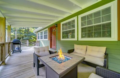 Highlands House | Fun Pet-Friendly Highlands Retreat w/Fenced Yard!