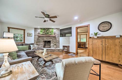 Highlands House | Fun Pet-Friendly Highlands Retreat w/Fenced Yard!