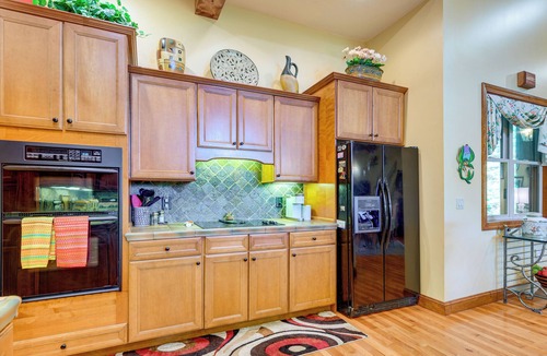 Sylva Cabin | Fun w/Family! Mtn-View Cabin w/Deck in Sylva
