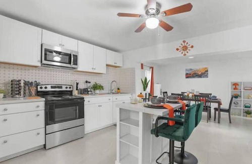 Lauderhill House | Funhouse – Pool Table, Games & South Florida Sun!"