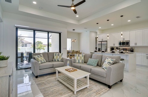 Diplomat House | Furnished Lanai & Private Pool: Cape Coral Home