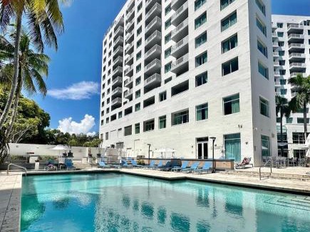 East Fort Lauderdale Hotel | GalleryOne Doubletree Hilton GC Turtle Cove