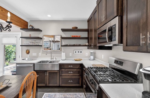 Saint Simons Island Cottage | "Garottage" Mid-island Quiet Comfy Space