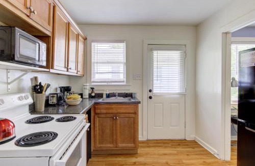 Midtown Apartment | Gated Cottage Walking Distance to Overton Square