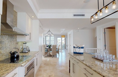 Marathon House | Gated w/Bayside Marina- Marlin Bay Resort & Marina