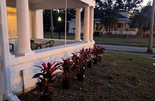 Fort Myers House | Gather friends and family in this historical home.