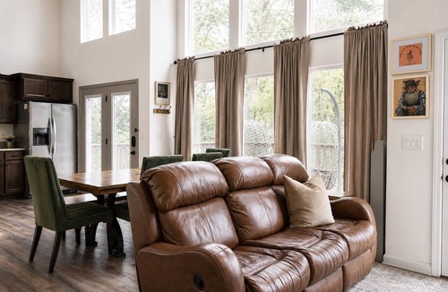 Gatlinburg House | Gatlinburg Cottage – Hot Tub, Walk Downtown