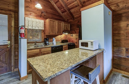 Gatlinburg Cabin | Gatlinburg | Hot Tub | Jacuzzi | Wifi | Pet Friendly