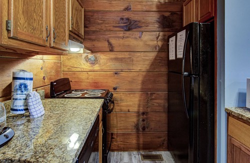 Gatlinburg Cabin | Gatlinburg | Hot Tub | Jacuzzi | Wifi | Pet Friendly