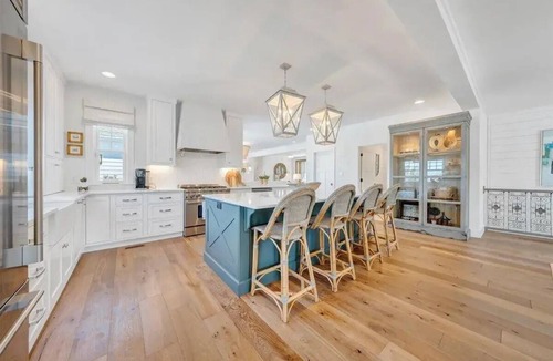 Moneta House | Gentle Slope Lakefront beautiful sunset,6Bds,4.5Bas, kayaks,paddleboards,firepit