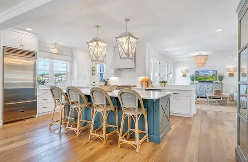 Moneta House | Gentle Slope Lakefront beautiful sunset,6Bds,4.5Bas, kayaks,paddleboards,firepit