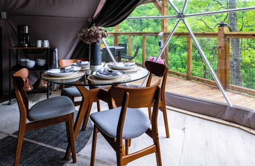 Pikeville Cabin | Geodesic Dome on the Cliff | Private Hot Tub + Canyon Views | Sleeps 4