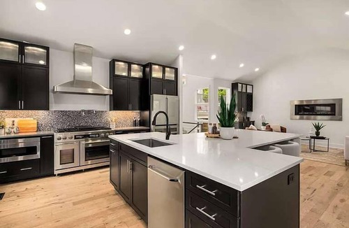 Germantown House | Germantown Gem! Skyline Views | 6 mins to Broadway