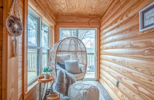 Counce Cabin | Getaway Chalet Pickwick! HOT TUB! FirePit 5 mins Pickwick Landing!
