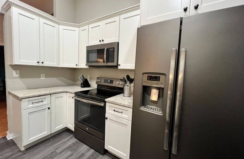 Bearss Plaza House | Getaway Heated Pool House Close to Beaches Airport