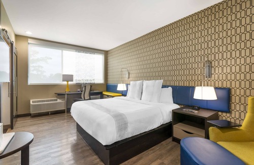 Eden Hotel | Glō Best Western Pooler - Savannah Airport Hotel