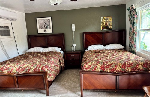 East Naples Hotel | Glades Motel