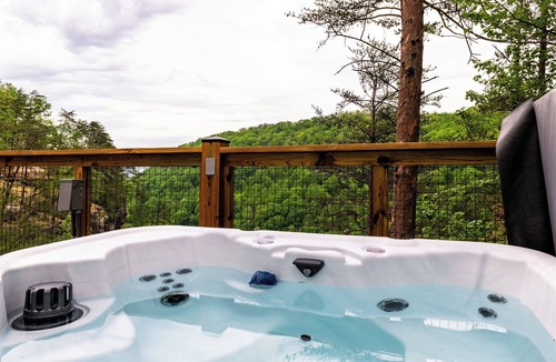 Pikeville Cabin | Glamping Dome | Biggest Deck + Hot Tub | Canyon & Valley Views