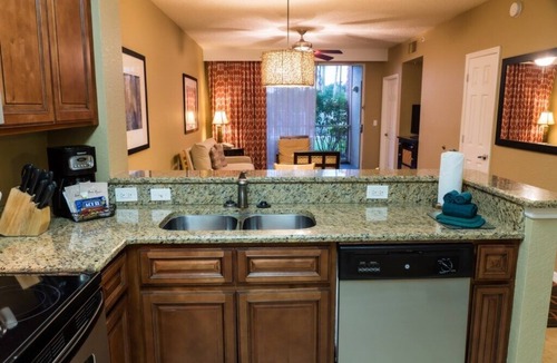 Florida Center Condo | Glistening Orlando's Sunshine Resort, 2 Bedroom Suite