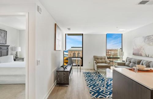 Reston Apartment | Global Luxury Suites at Reston Town Center