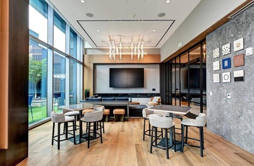 Reston Apartment | Global Luxury Suites at Town Center