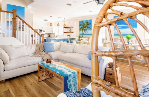 Emerald Waters Village House | Golf Cart Included! Pvt Beach Access | Hot tub