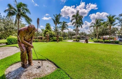 Naples Apartment | Golf Condo Views With Resort Pool and Amenities