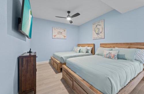 Naples Apartment | Golf Condo Views With Resort Pool and Amenities