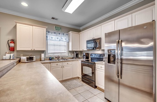 Central Myrtle Beach Condo | Golf Course View, 3 Bd 2Ba, 1st Floor Condo, Free WiFi Available, Prime Location