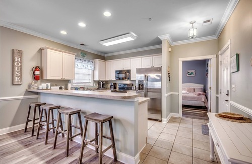 Central Myrtle Beach Condo | Golf Course View, 3 Bd 2Ba, 1st Floor Condo, Free WiFi Available, Prime Location