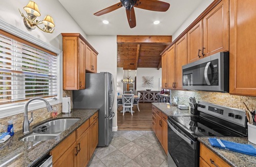 Whittier Condo | Golf Course Views & Mountain Breezes - Your Perfect Condo Getaway