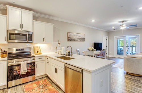 Calabash Condo | Golf Getaway in Calabash w/Pool & Rec Ctr Access!
