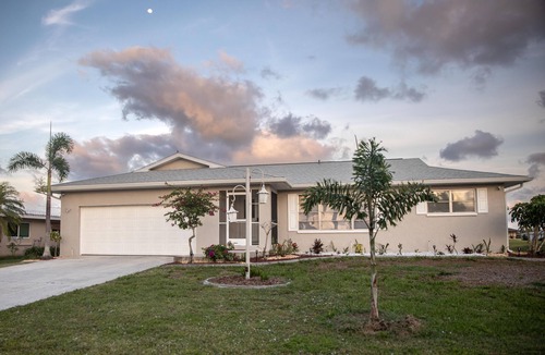 Oakland Hills House | Golf lovers serene escape - Cozy 3 bed/2 bath, and close to the beach