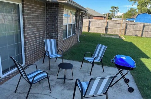 Emerald Shores House | Good Vibes On Gulf Near The Beach And Downtown