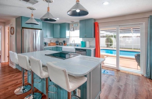 Pinellas Park House | Gorgeous 2BDRM with Private-Heated Pool, Mins From Gulf Coast Beaches And Parks.