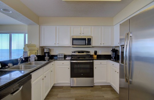 Crescent Beach Condo | Gorgeous 4 Bedroom 3 Bath Corner Oceanfront Condo - Crescent Shores North Myrtle Beach