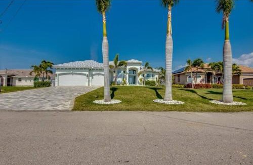 Burnt Store Villa | Gorgeous Lakefront Heated Pool Home, great Wi-Fi in Cape Coral