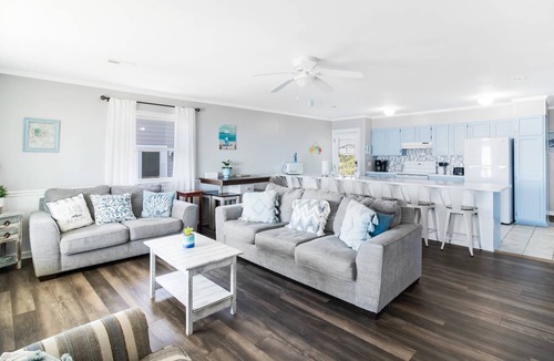 Oak Island House | Gorgeous Ocean Front Home, Steps to the Water, Dog Friendly, Sleeps 10