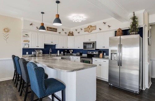 Long Beach House | Gorgeous Oceanfront Home - Huge Deck To Enjoy the Ocean Breezes