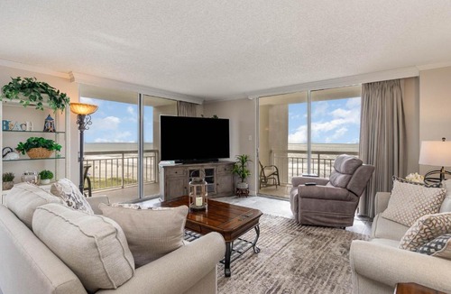 Arcadian Shores Apartment | Gorgeously remodeled 2 bedroom ocean front unit - 509 South Hampton condo